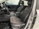 Used 2017 Kia Niro EX image 5