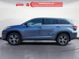 Used 2018 Toyota Highlander LE image 2