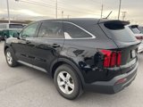 Used 2022 Kia Sorento LX image 2