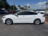 Used 2020 Ford Fusion SE image 2