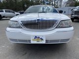 Used 2005 Lincoln Town Car Executive image 2