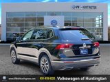 Certified 2020 Volkswagen Tiguan SE w/ Panoramic Sunroof Package image 4