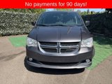 Used 2017 Dodge Grand Caravan SXT image 2