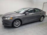 Used 2017 Ford Fusion SE image 2