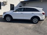 Used 2019 Kia Sorento LX image 2