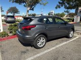 Used 2018 Nissan Rogue Sport SV image 2