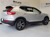 Used 2025 Volvo XC40 B5 Core image 3