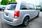 Used 2017 Dodge Grand Caravan SXT image 6
