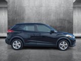 Used 2020 Nissan Kicks S image 4