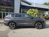 Used 2024 Mitsubishi Outlander SE image 2