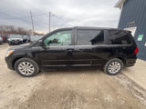 Used 2012 Volkswagen Routan SE image 2