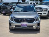 Used 2024 Kia Seltos EX image 2