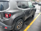 Used 2016 Jeep Renegade Latitude w/ Cold Weather Group image 4
