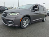 Used 2022 Chrysler Pacifica Touring-L image 3