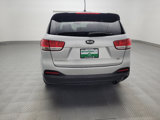 Used 2017 Kia Sorento L image 6