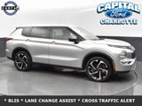 Used 2022 Mitsubishi Outlander SE image 4