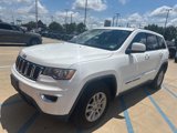 Used 2018 Jeep Grand Cherokee Laredo image 2