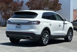 Used 2022 Lincoln Nautilus FWD image 3