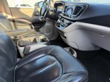 Used 2018 Chrysler Pacifica Touring-L image 3