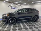 Used 2024 Ford Edge SE w/ Black Appearance Package image 3