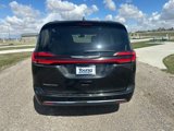 Used 2021 Chrysler Pacifica Touring-L image 5