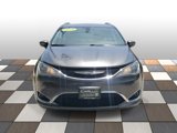 Used 2019 Chrysler Pacifica Touring-L image 2