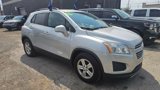 Used 2016 Chevrolet Trax LT w/ LT Sun and Sound Package image 2