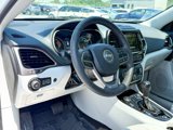 Used 2021 Jeep Cherokee Limited image 3