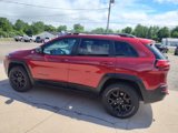 Used 2017 Jeep Cherokee Trailhawk image 3