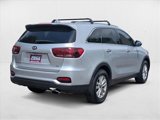 Used 2019 Kia Sorento LX w/ LX Convenience Package image 5
