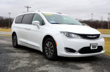 Used 2020 Chrysler Pacifica Touring-L Plus image 4