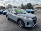 Used 2023 Nissan Kicks SV image 3