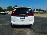 Certified 2022 Chrysler Pacifica Touring-L w/ Uconnect Theater Family Group image 4