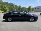 Used 2023 Nissan Altima 2.5 SV image 2