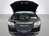 Used 2017 Chrysler 300 C image 4