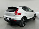 Used 2025 Volvo XC40 B5 Plus image 4