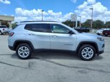 New 2025 Jeep Compass Latitude image 2