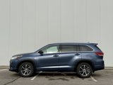 Used 2017 Toyota Highlander XLE image 2