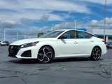Used 2023 Nissan Altima 2.5 SR image 2