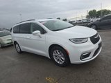 Used 2022 Chrysler Pacifica Touring-L image 3