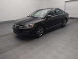 Used 2016 Volkswagen Passat 1.8T R-Line w/ R-Line Lighting Package image 2