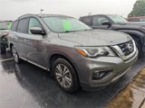 Used 2020 Nissan Pathfinder SV image 2