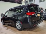 Certified 2020 Chrysler Pacifica Limited image 4