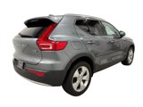 Used 2019 Volvo XC40 T5 Momentum image 4