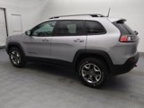 Used 2019 Jeep Cherokee Trailhawk image 3