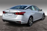Used 2021 Nissan Altima 2.5 SR image 2