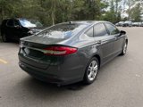 Used 2018 Ford Fusion SE image 2