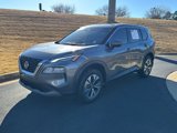 Used 2021 Nissan Rogue SV image 2