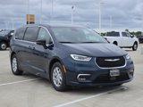 New 2025 Chrysler Pacifica Select image 3