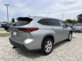 Used 2022 Toyota Highlander LE image 4